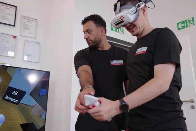 Löschübung am VR-Löschtrainer bei AiD